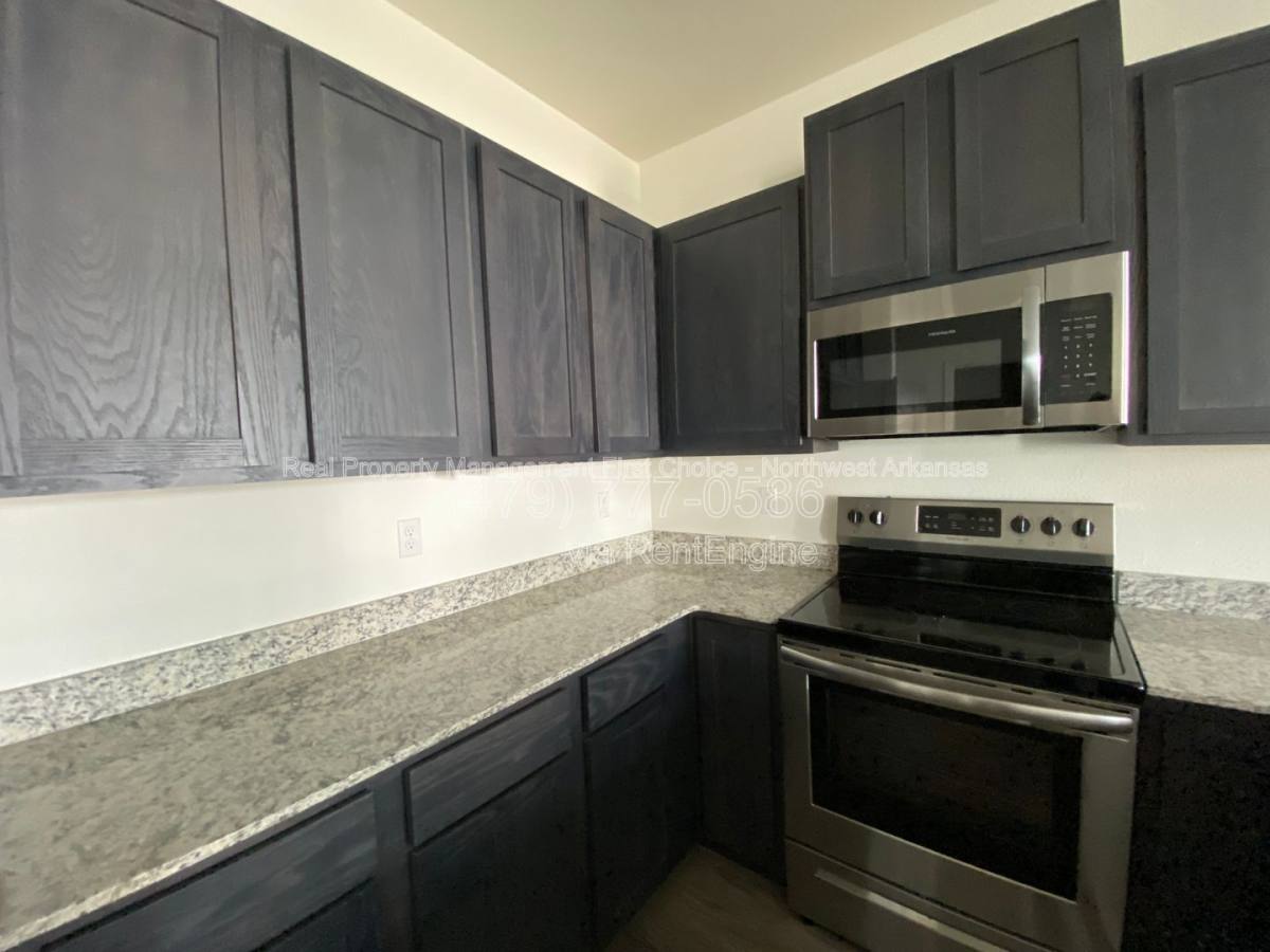 Apartment for rent at 916 S Amarillo Ave #2, Fayetteville, AR 72704