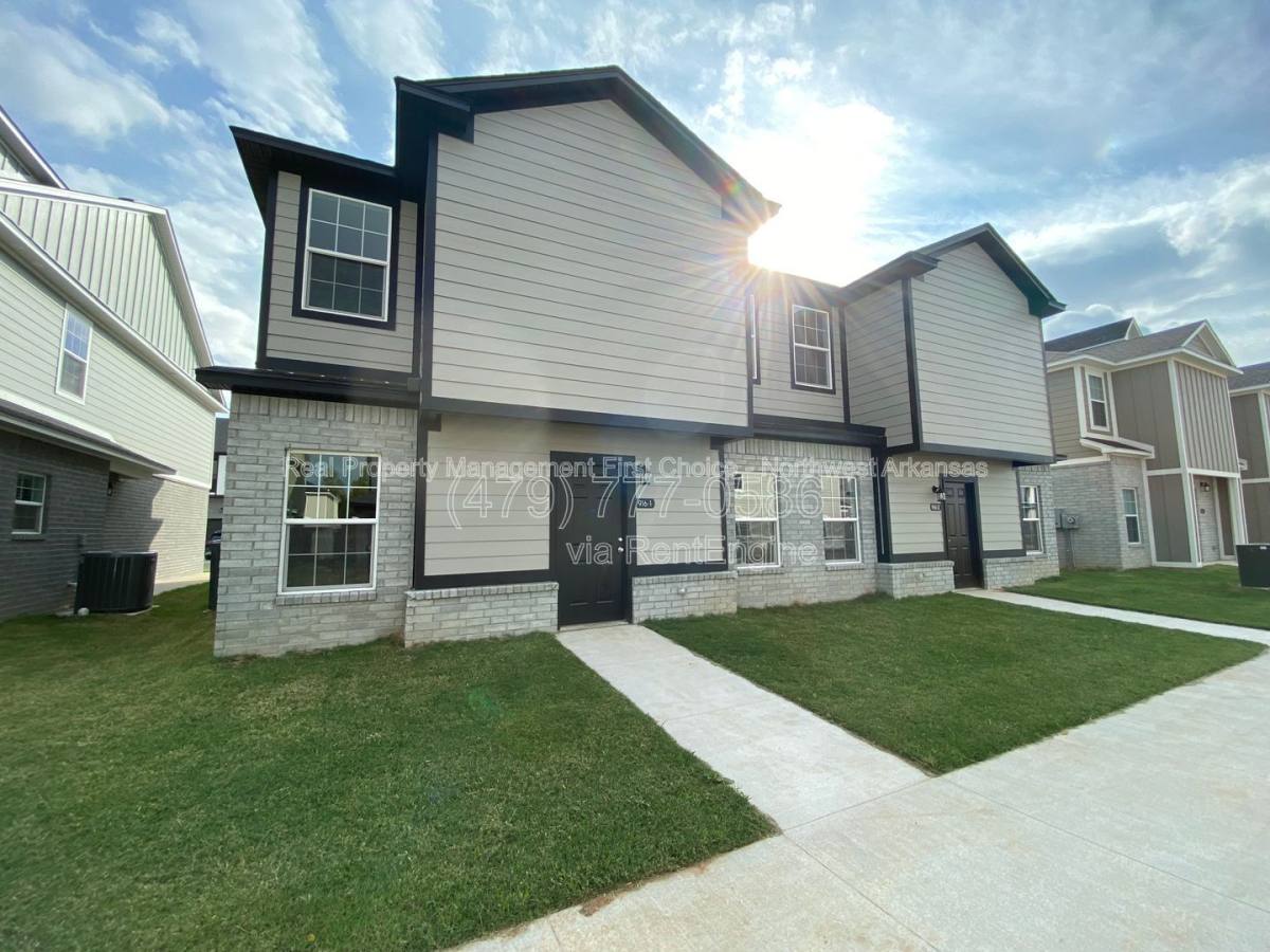 Apartment for rent at 916 S Amarillo Ave #2, Fayetteville, AR 72704
