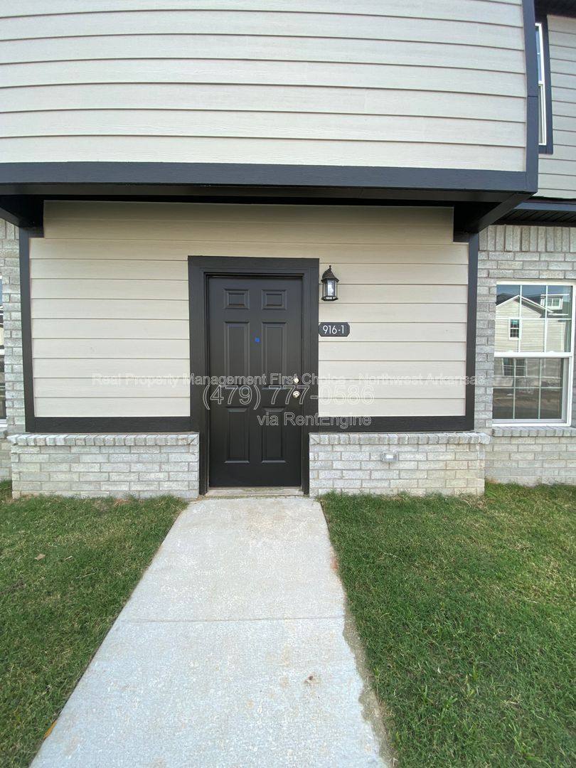 Apartment for rent at 916 S Amarillo Ave #2, Fayetteville, AR 72704