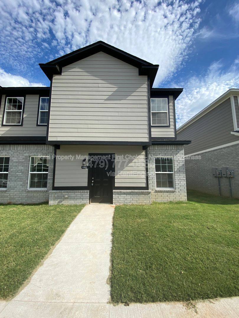 Apartment for rent at 917 S Amarillo Ave #1, Fayetteville, AR 72704