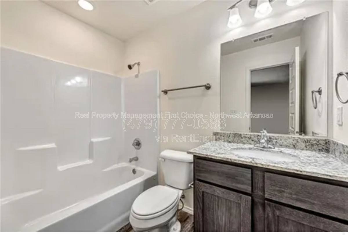 Apartment for rent at 917 S Amarillo Ave #1, Fayetteville, AR 72704