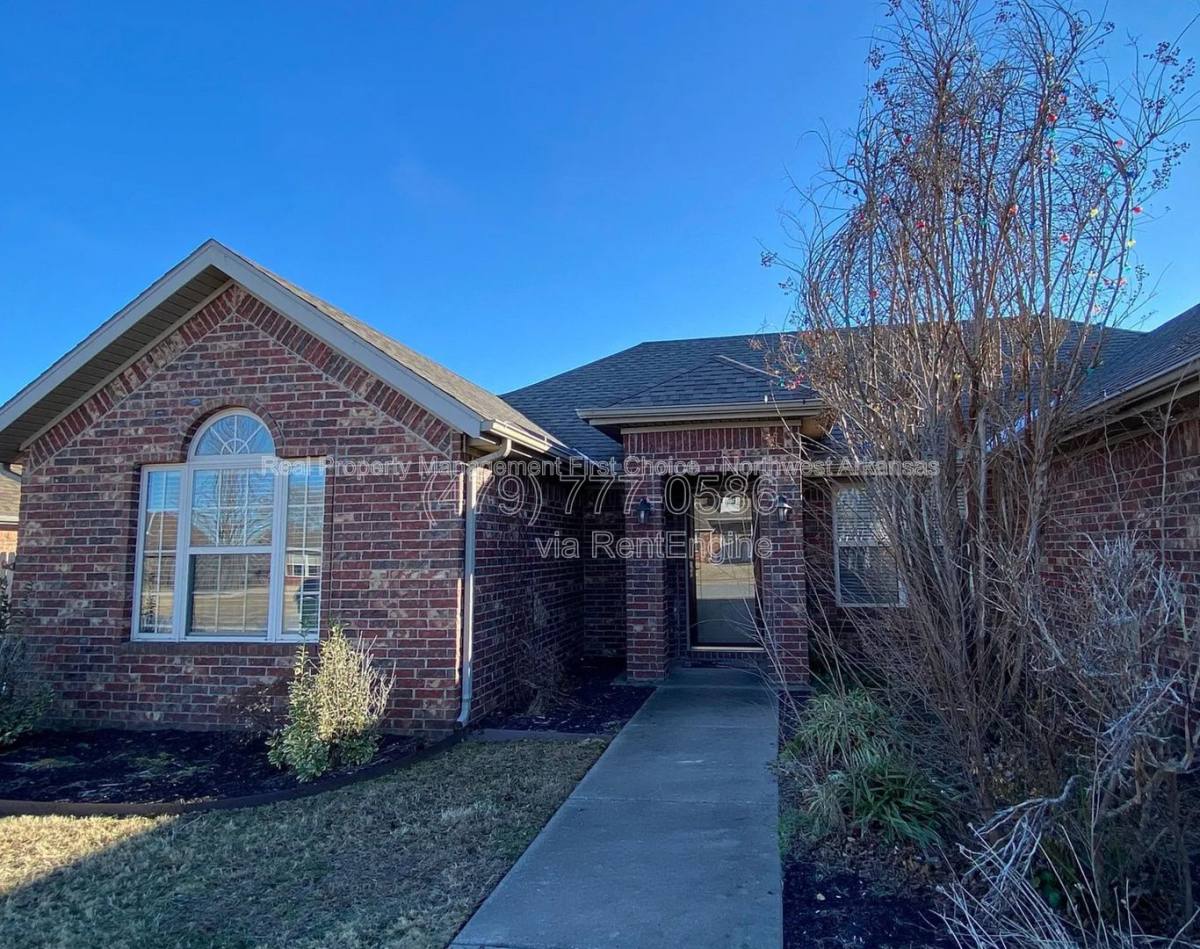 House for rent at 320 Beasley Dr, Centerton, AR 72719