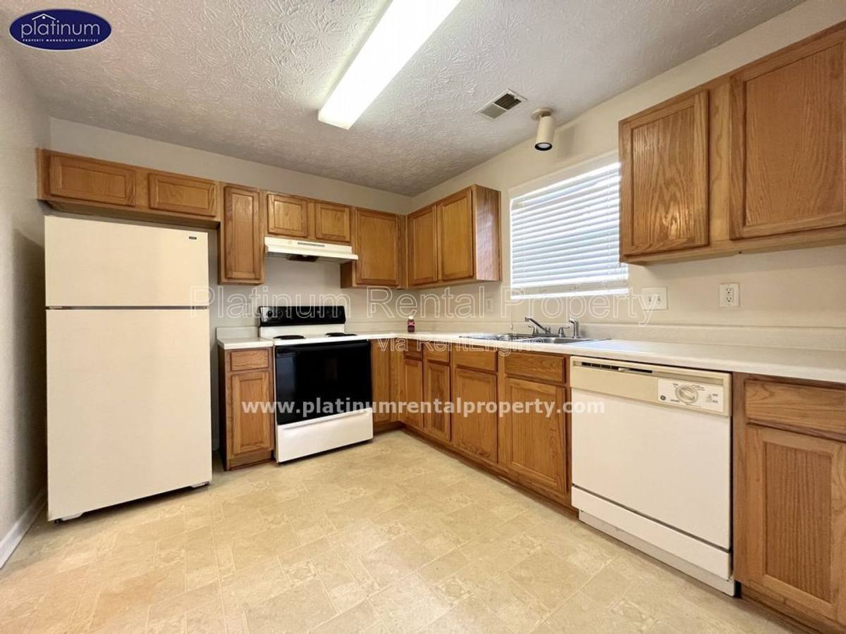 Townhouse for rent at 5687 Windfall Lane, Lithonia, GA 30058
