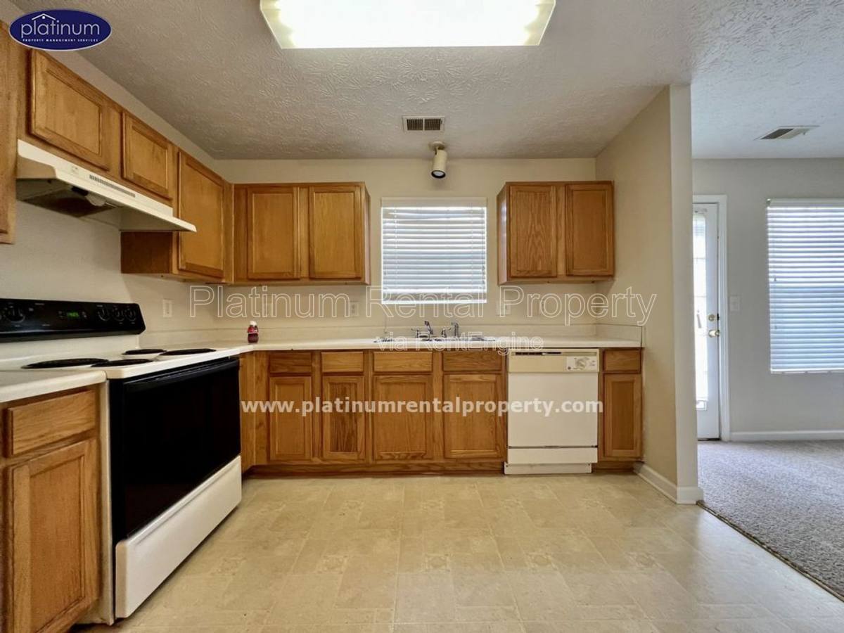 Townhouse for rent at 5687 Windfall Lane, Lithonia, GA 30058