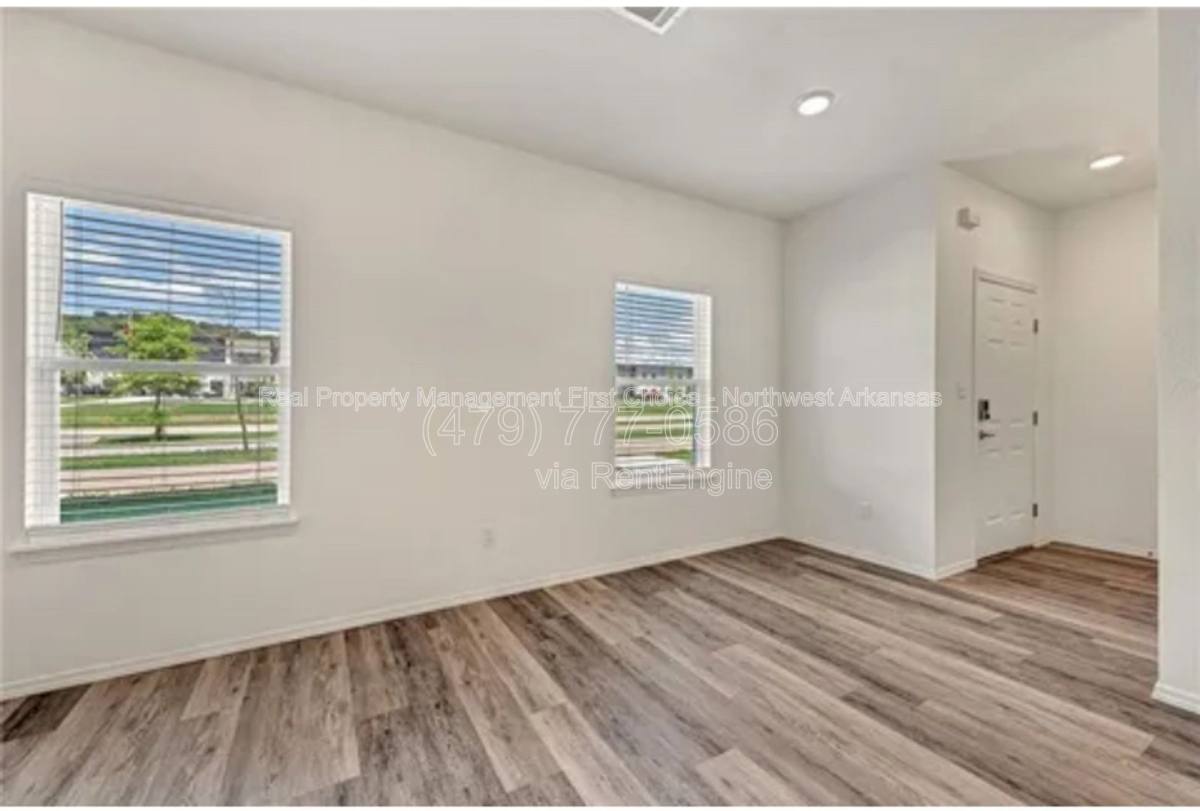 Apartment for rent at 926 S Benchmark Lane #926 2, Fayetteville, AR 72704
