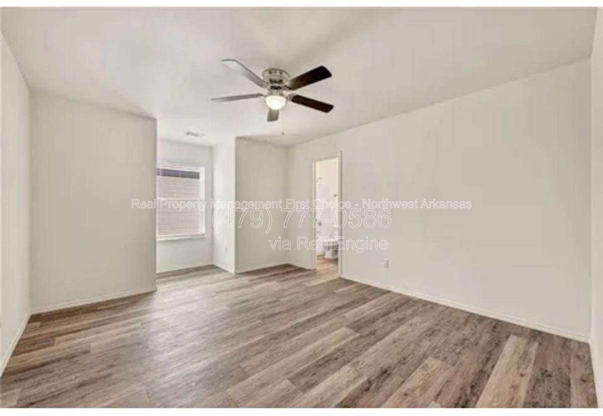 Apartment for rent at 926 S Benchmark Lane #926 2, Fayetteville, AR 72704