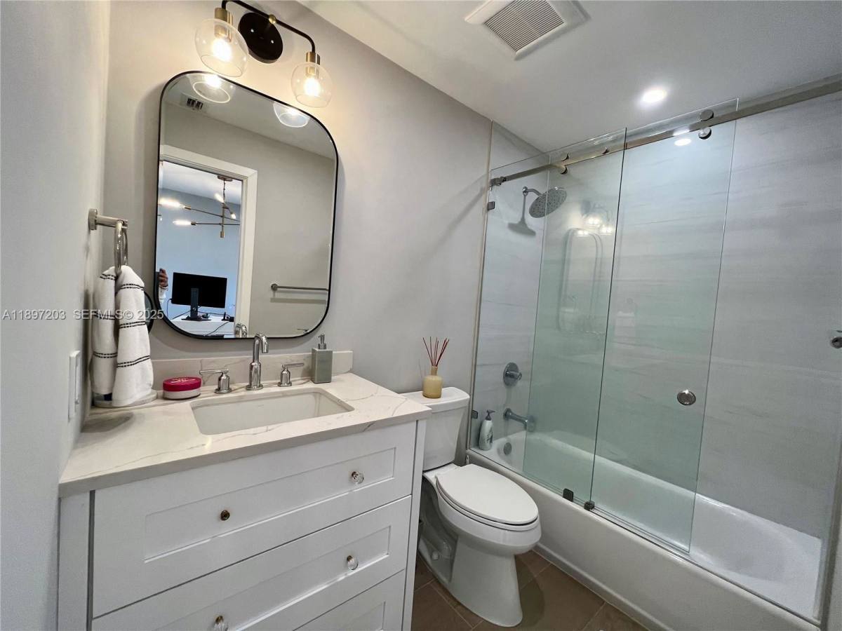 House for rent at 3220 W Trade Ave, Miami, FL 33133