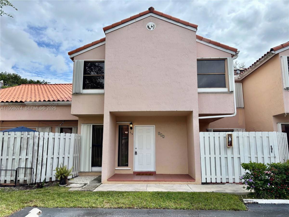 Townhouse for rent at 11820 SW 80th St, Miami, FL 33183