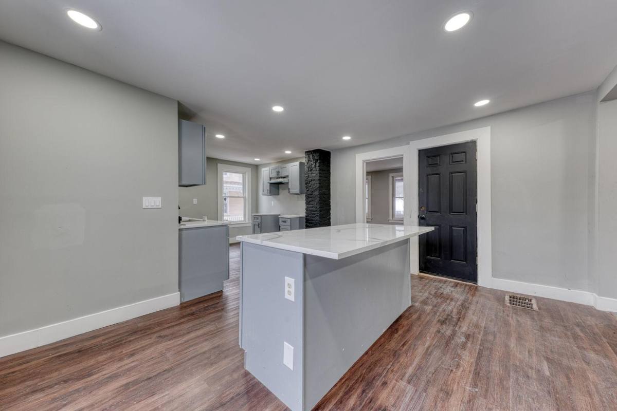 Apartment for rent at 68 Lewis Ave Fl1 #1, Meriden, CT 06451