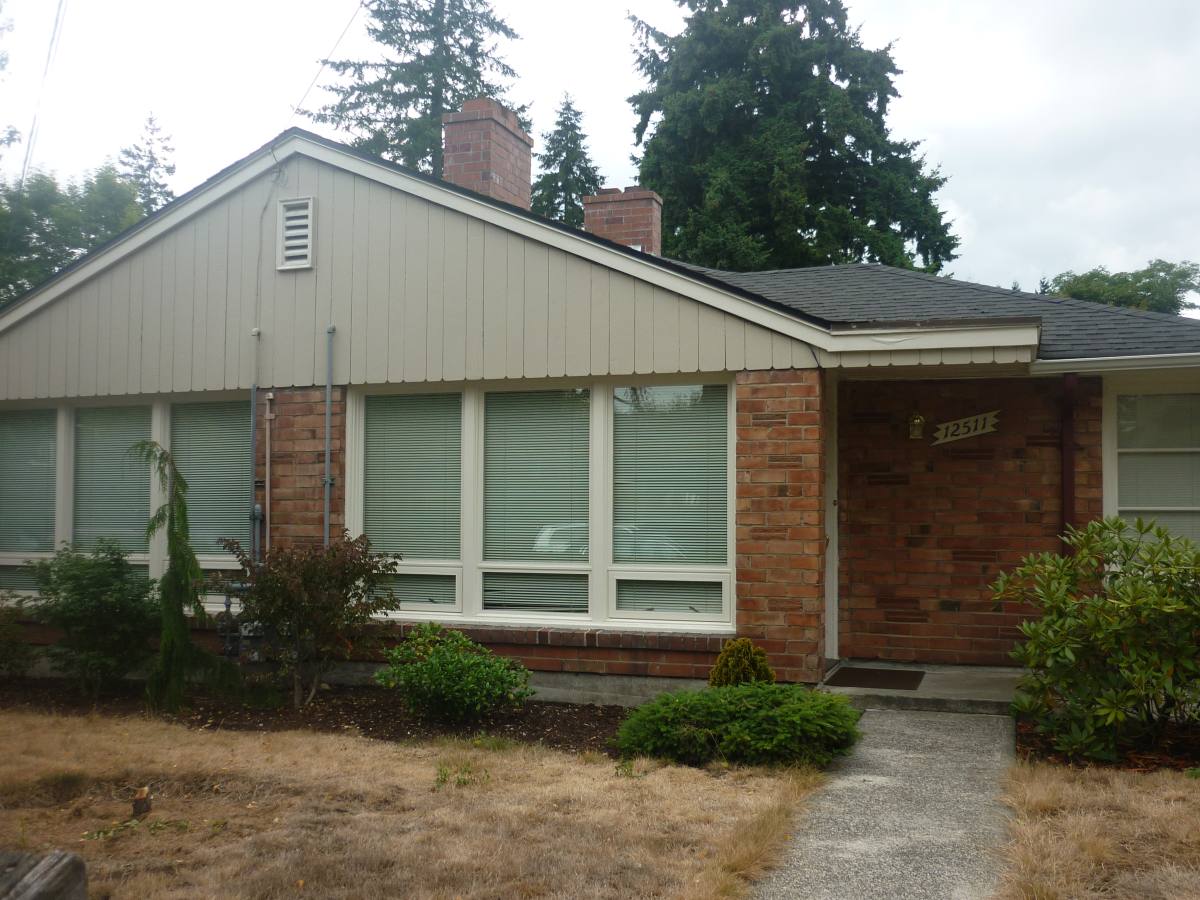 Townhouse for rent at 12509 26th Ave NE, Seattle, WA 98125