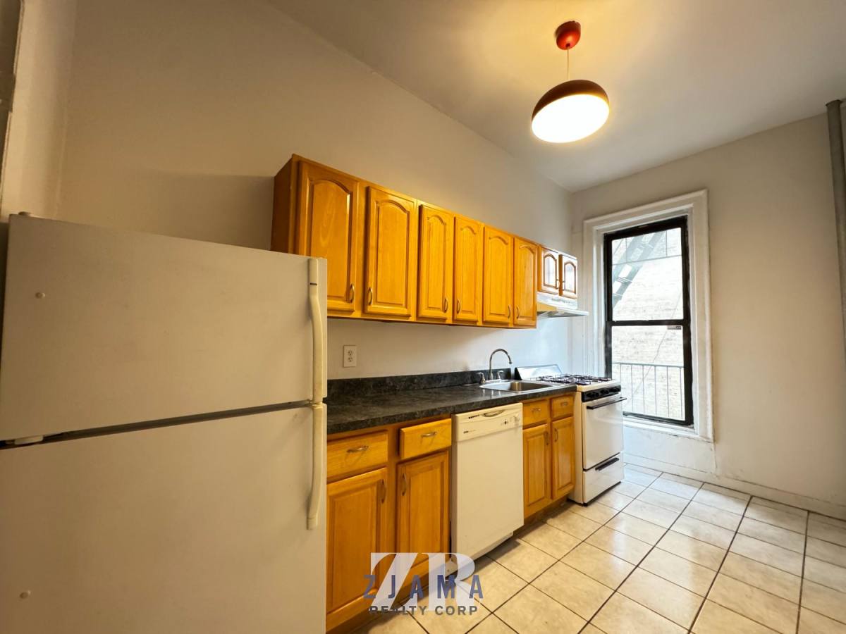 Apartment for rent at 1047 Bedford Ave #A2, Brooklyn, NY 11216