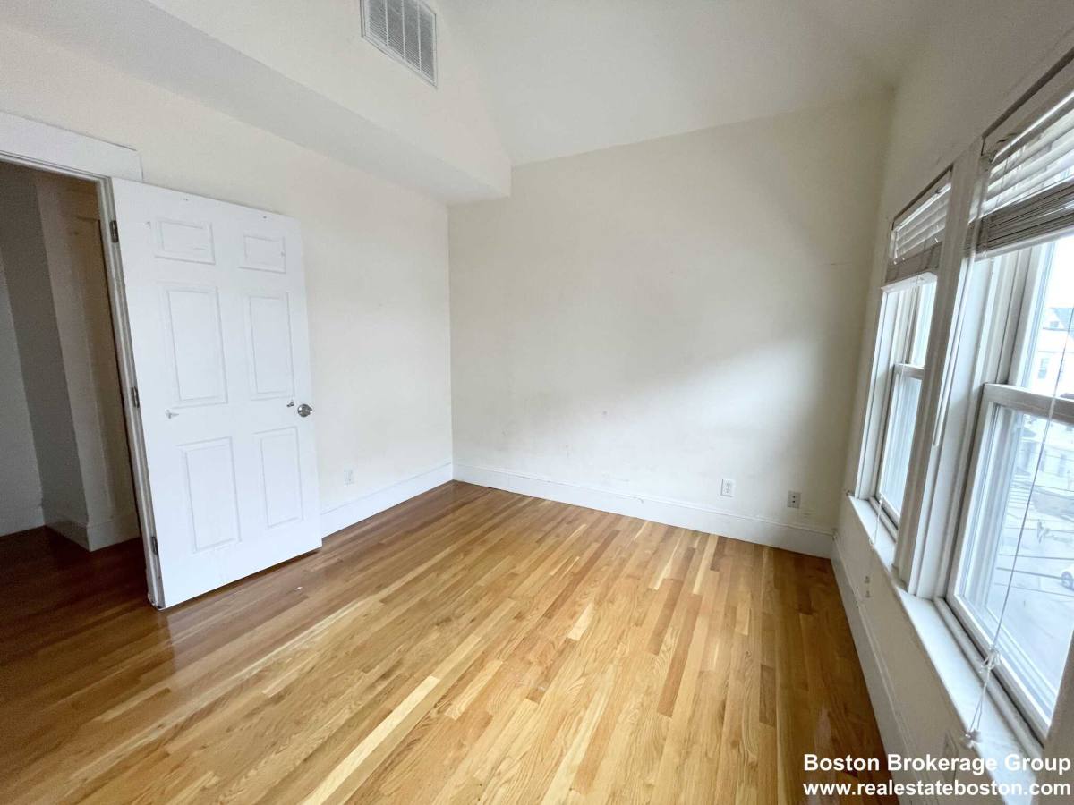 Apartment for rent at 19 Sunset St, Roxbury Crossing, MA 02120