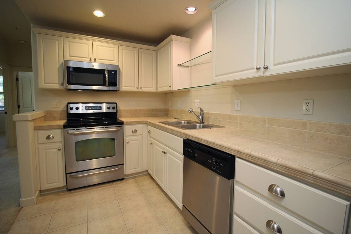 Condo for rent at 690 NE Adwick Dr, Beaverton, OR 97006