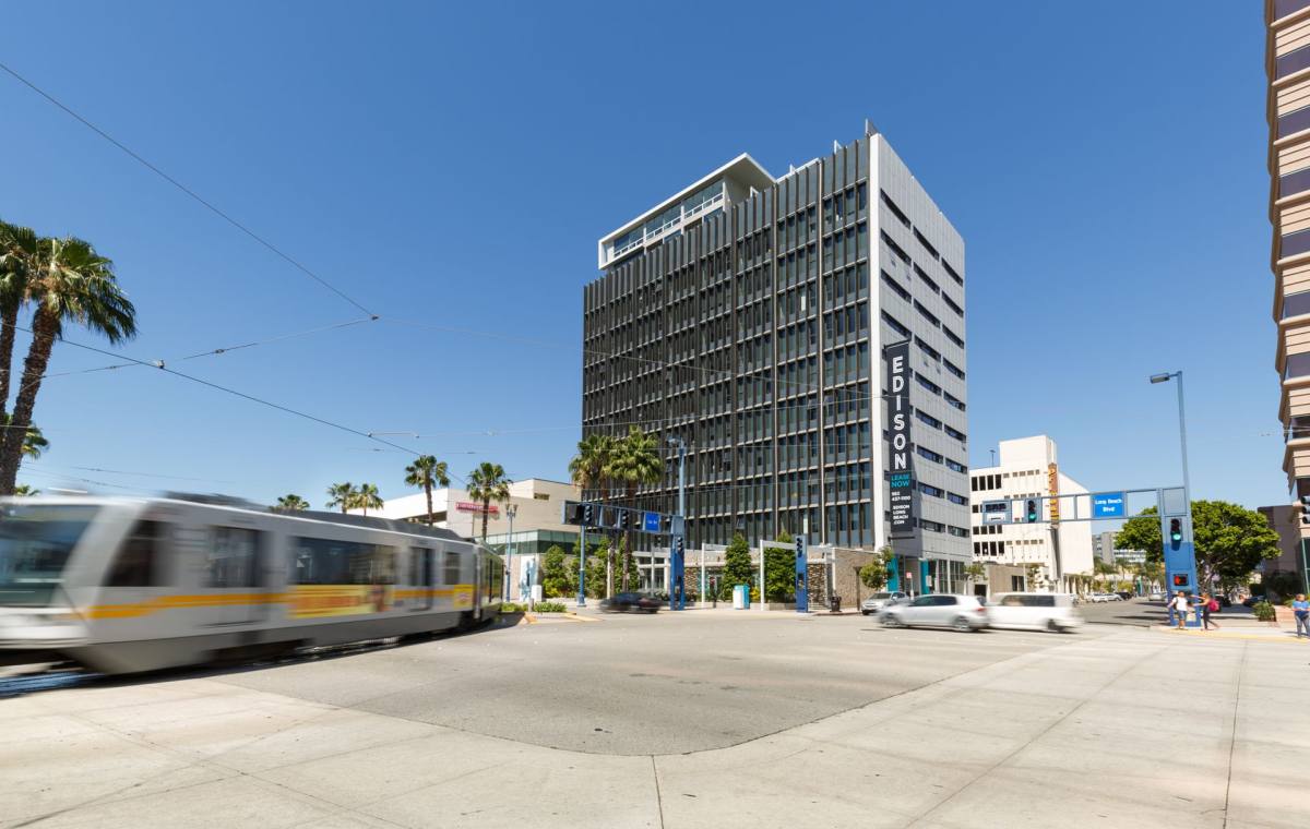 Apartment for rent at 100 Long Beach Blvd, Long Beach, CA 90802