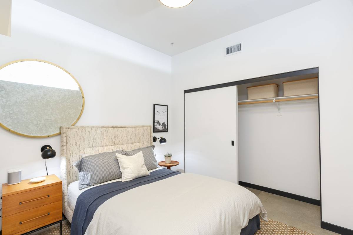 Apartment for rent at 100 Long Beach Blvd, Long Beach, CA 90802