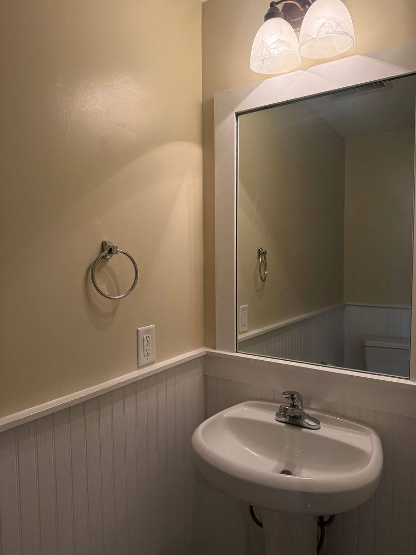 Townhouse for rent at 1830-208 Candlewood Court, Charlottesville, VA 22903