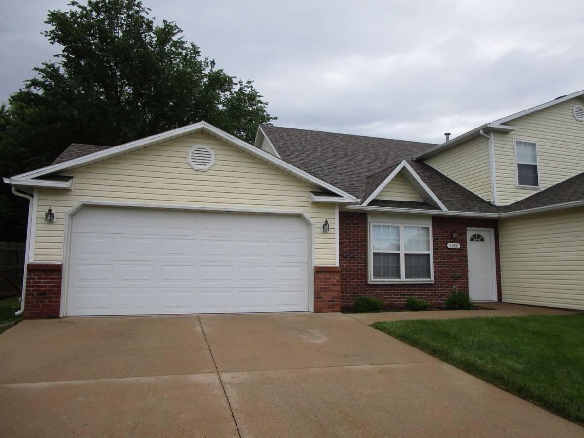 Apartment for rent at 5000-5002 Carrie Ridge Dr, Columbia, MO 65203