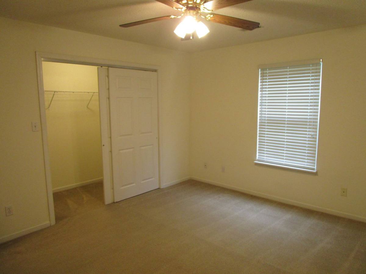 Apartment for rent at 5000-5002 Carrie Ridge Dr, Columbia, MO 65203