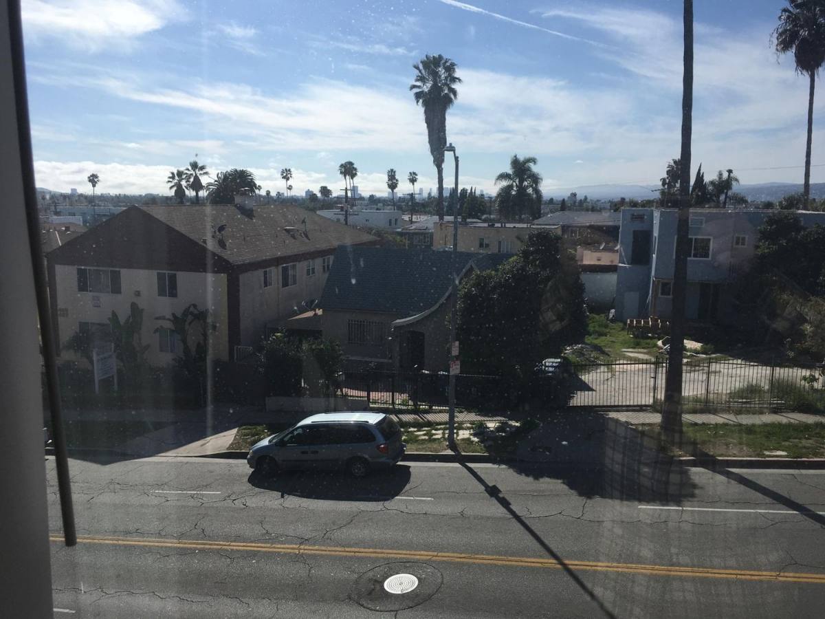 Apartment for rent at 516 N Normandie Ave, Los Angeles, CA 90004