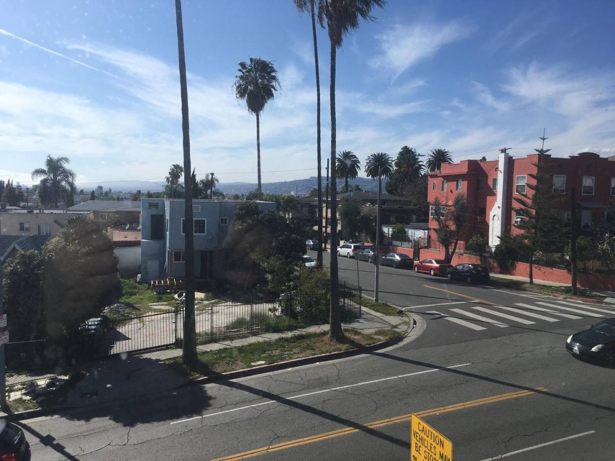 Apartment for rent at 516 N Normandie Ave, Los Angeles, CA 90004