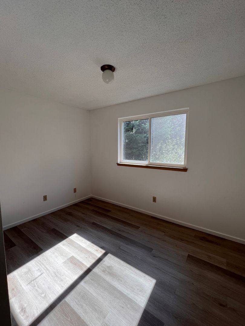 Apartment for rent at 10522 Lake City Way NE, Seattle, WA 98125