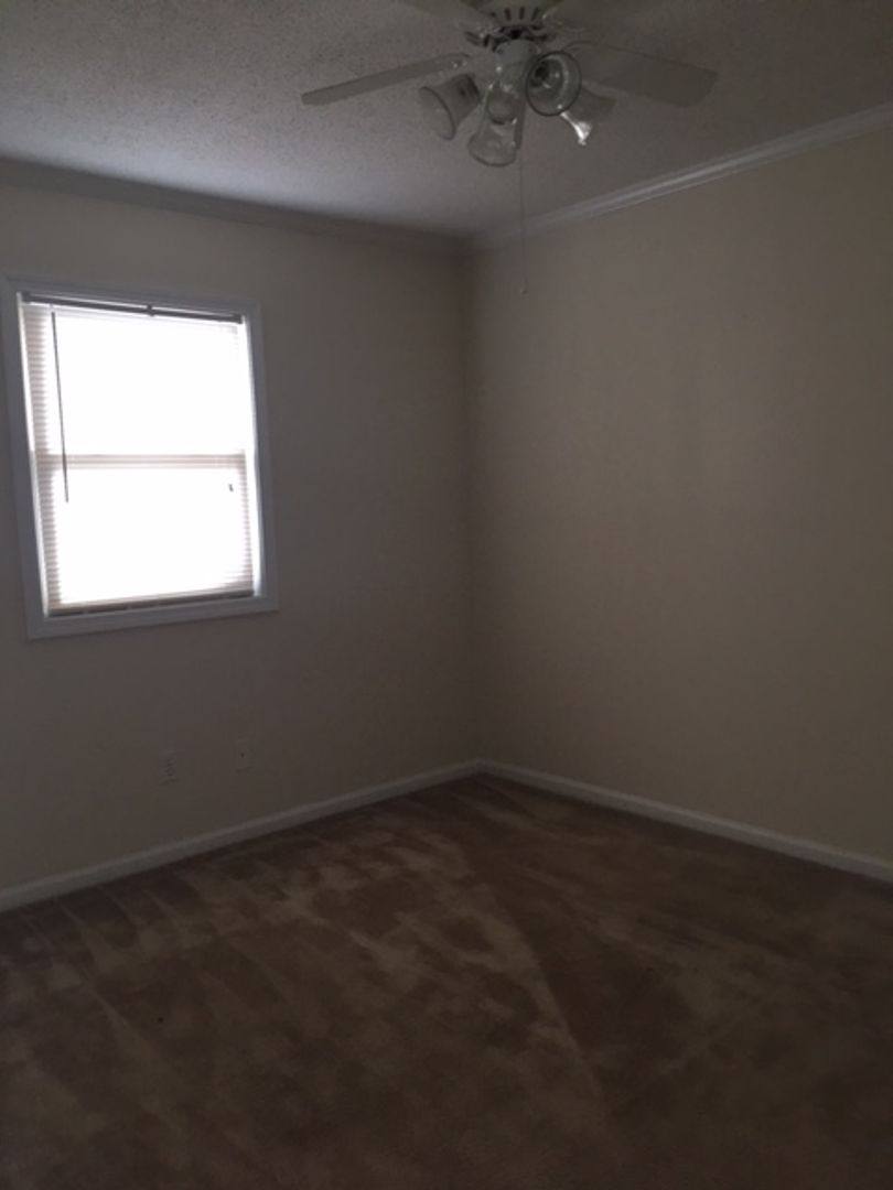 Apartment for rent at 326 Reed St, Tuscaloosa, AL 35401