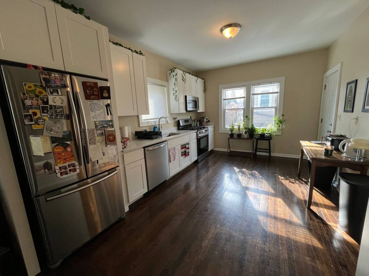 Apartment for rent at 1209-09B E Kane Place, Milwaukee, WI 53202