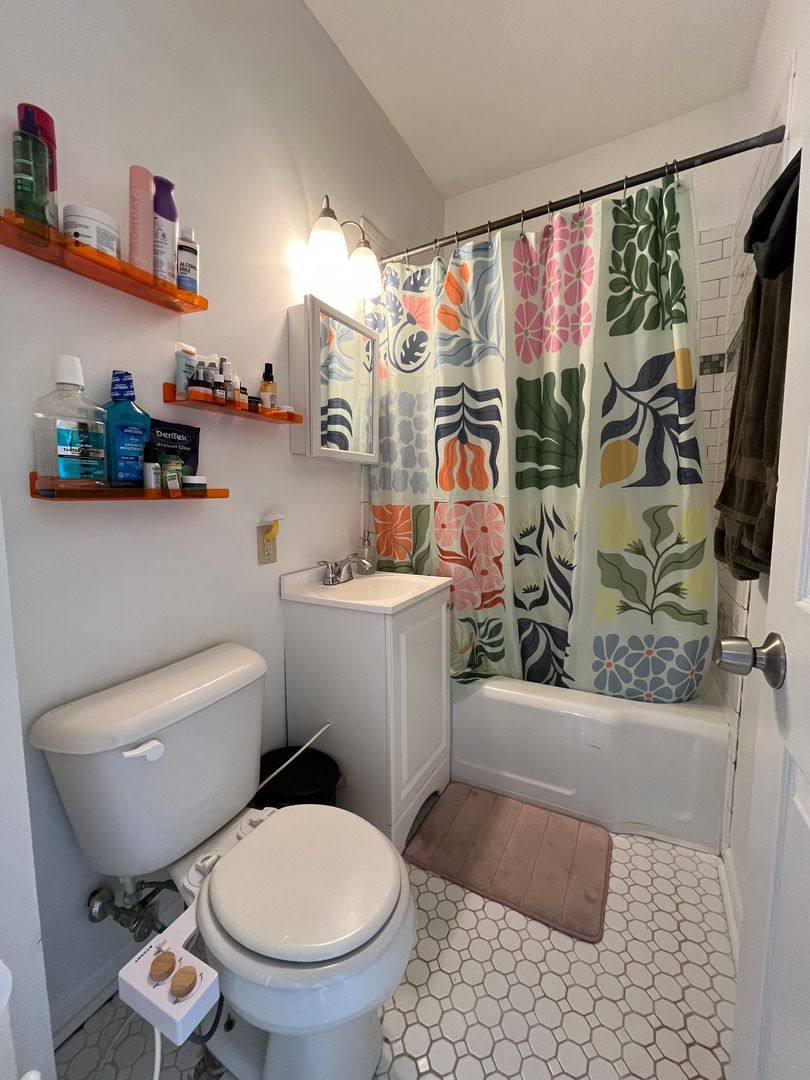 Apartment for rent at 1209-09B E Kane Place, Milwaukee, WI 53202