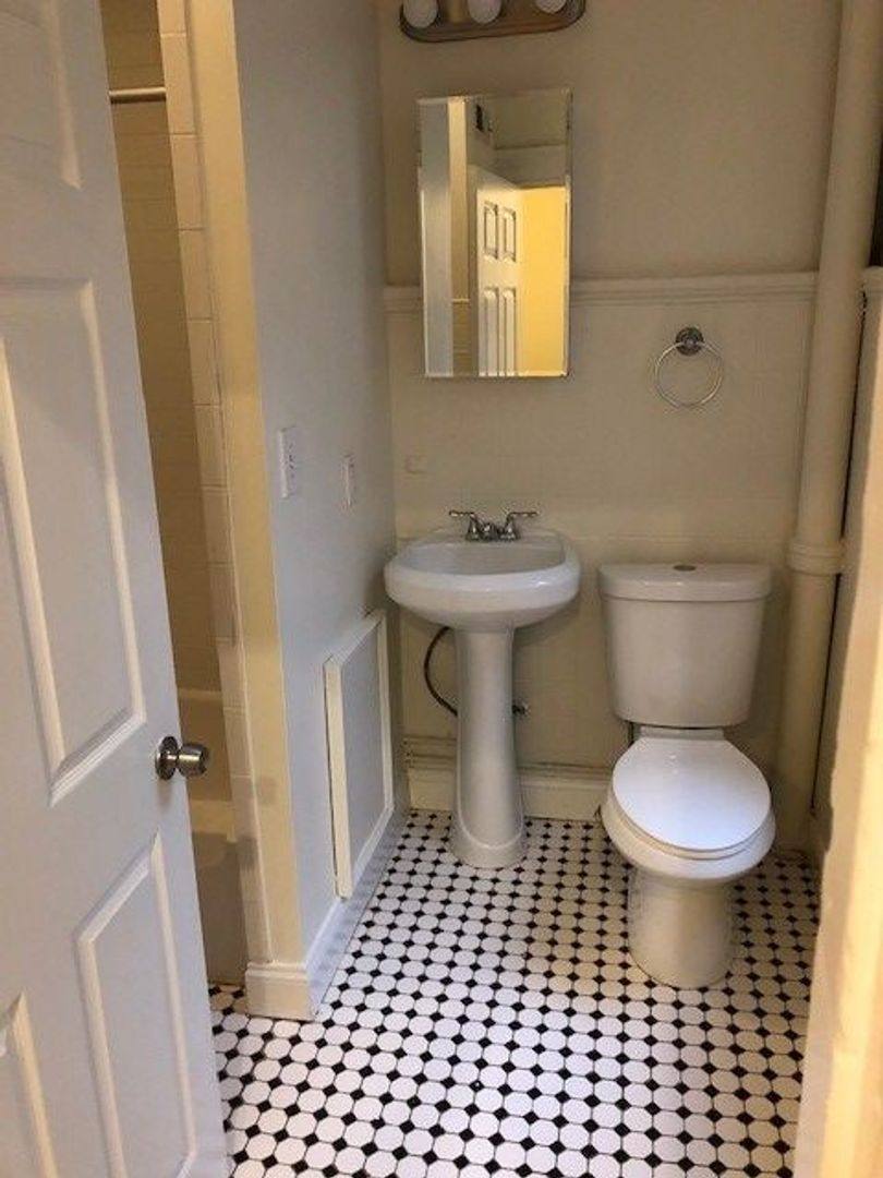 Apartment for rent at 1318 Eutaw Place, Baltimore, MD 21217