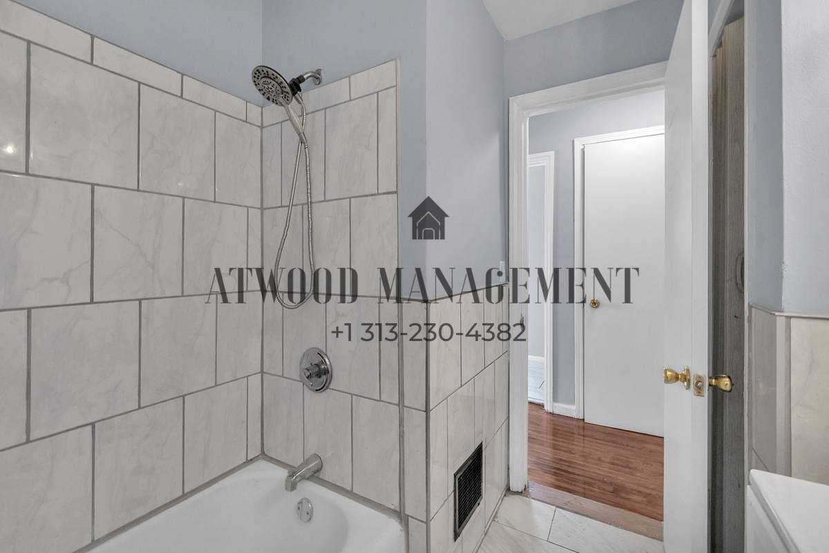 House for rent at 9973 Winthrop St, Detroit, MI 48227