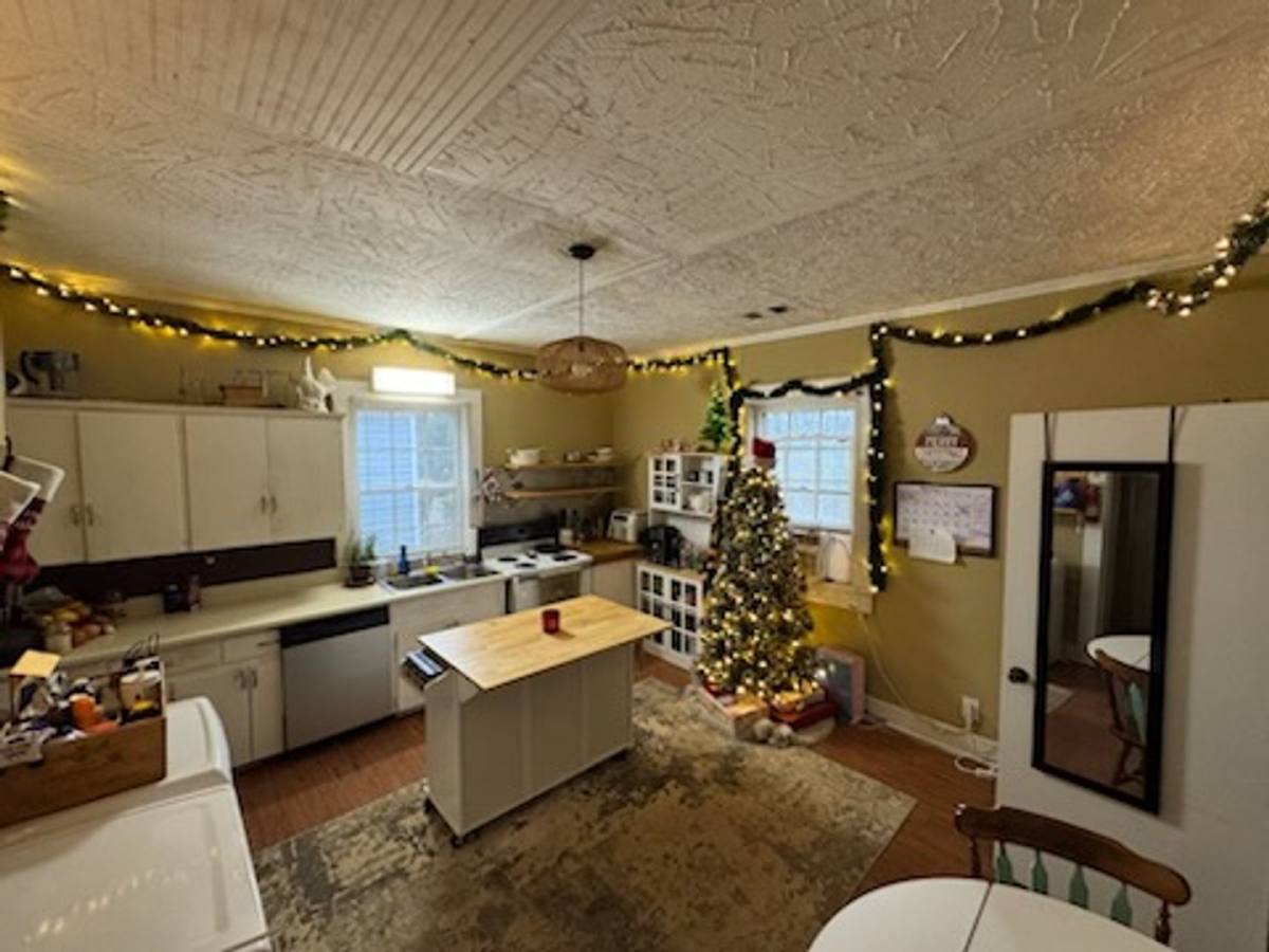 House for rent at 1095 Macon Highway, Athens, GA 30606