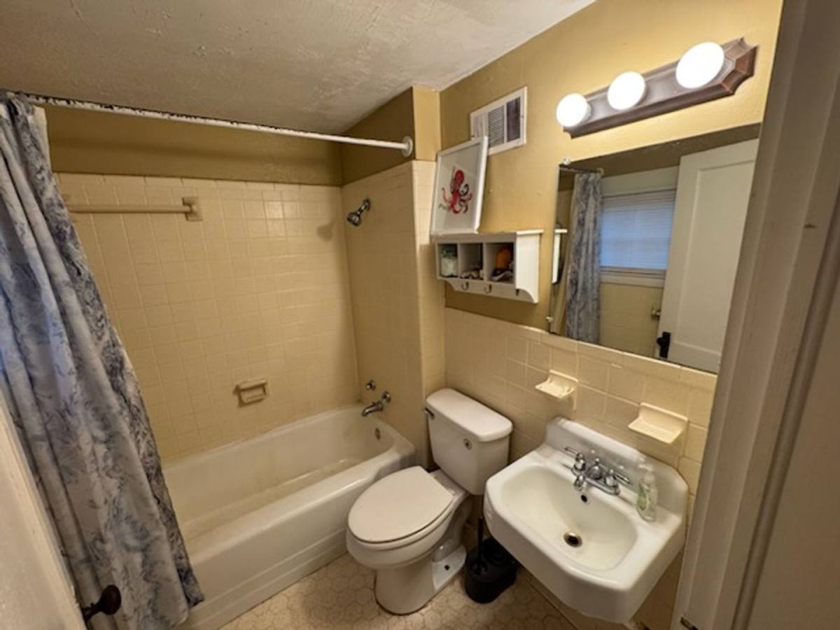 House for rent at 1095 Macon Highway, Athens, GA 30606