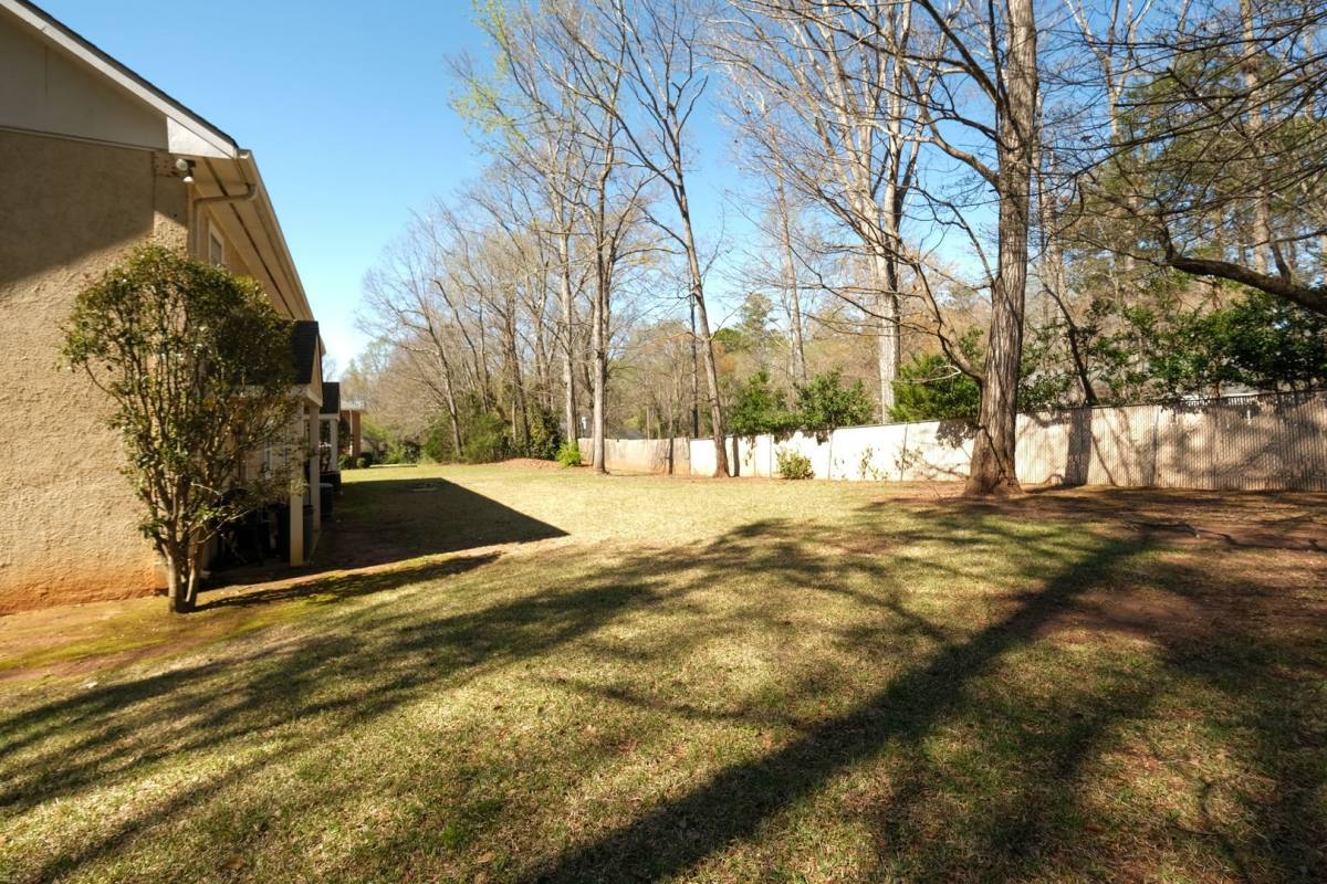 Townhouse for rent at 1535 Cedar Shoals Dr, Athens, GA 30605