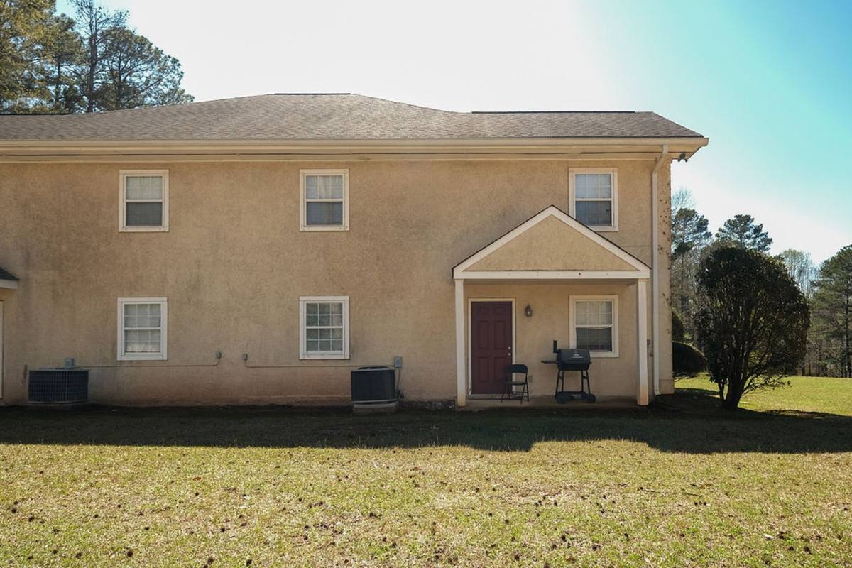 Townhouse for rent at 1535 Cedar Shoals Dr, Athens, GA 30605