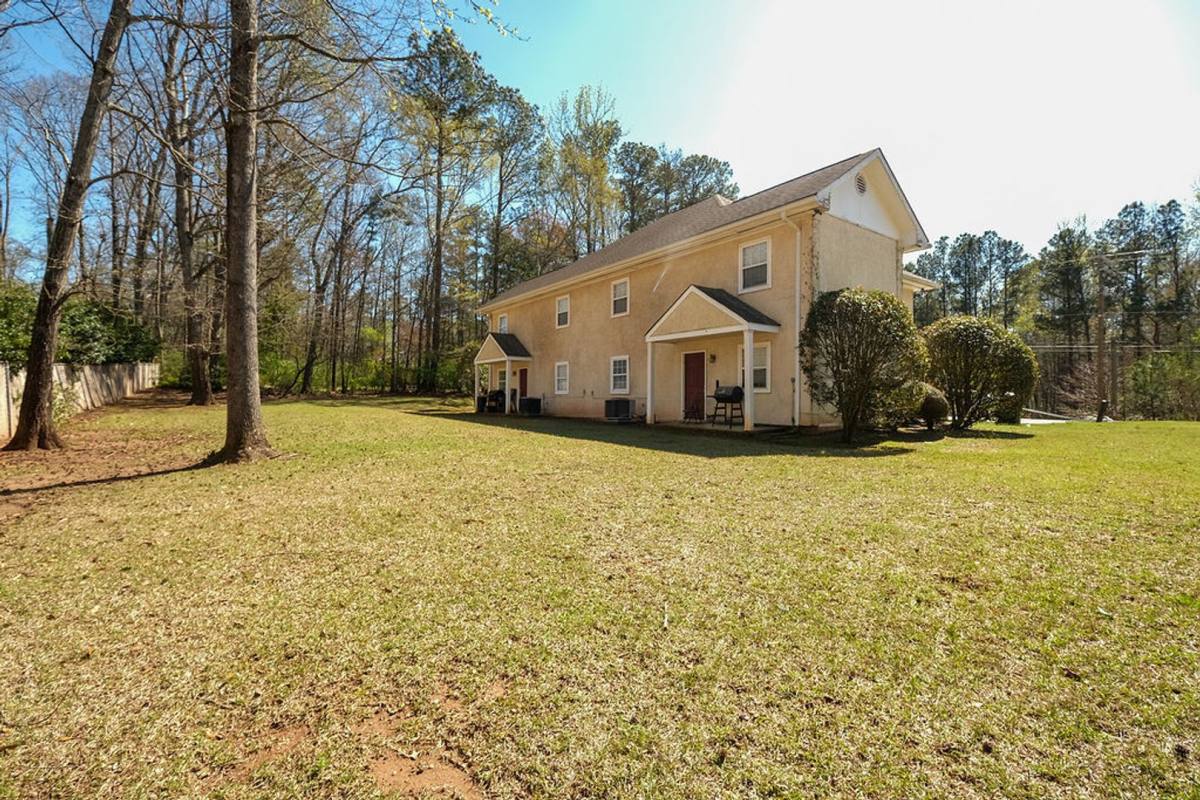 Townhouse for rent at 1535 Cedar Shoals Dr, Athens, GA 30605