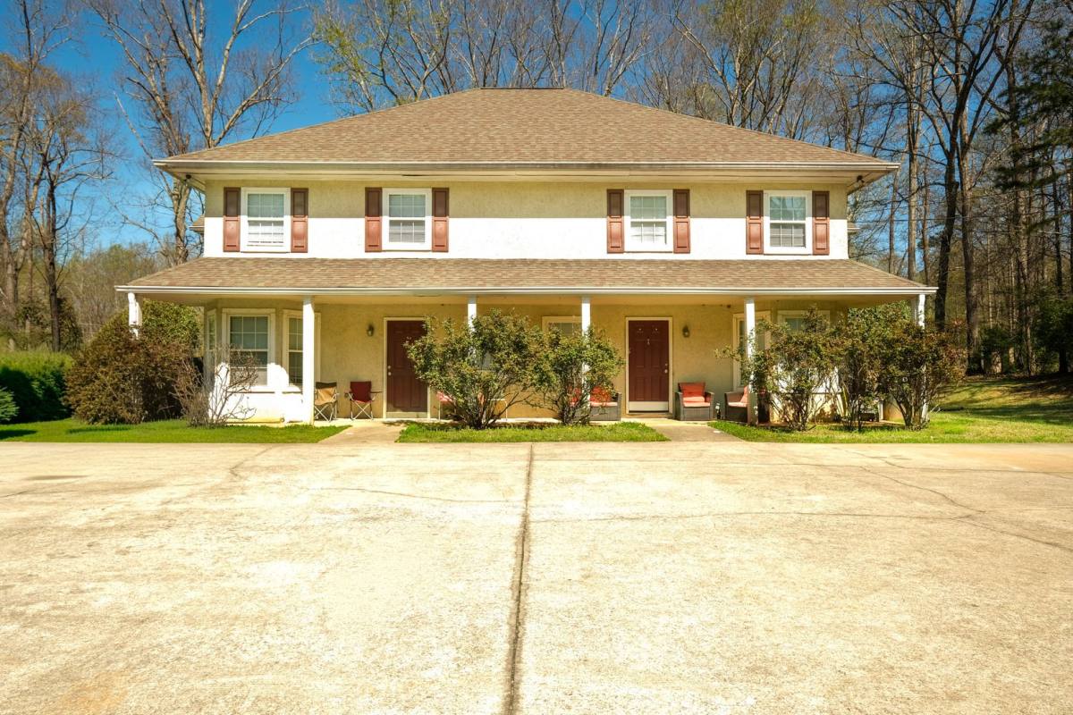 Townhouse for rent at 1535 Cedar Shoals Dr, Athens, GA 30605