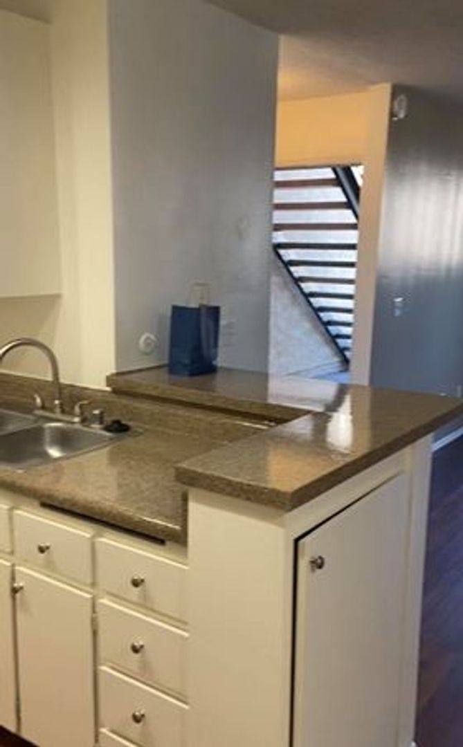 Apartment for rent at 15513 Williams St, Tustin, CA 92780