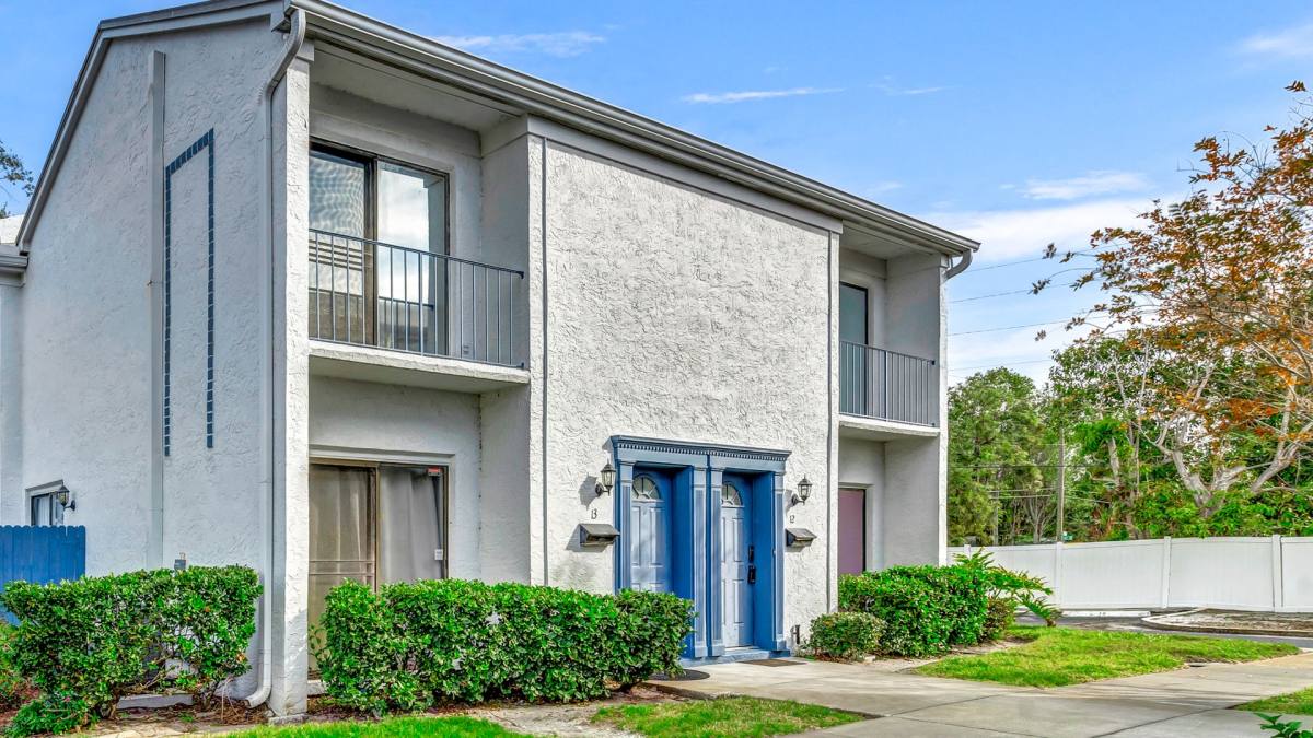 Townhouse for rent at 8800 Bardmoor Blvd, Seminole, FL 33777