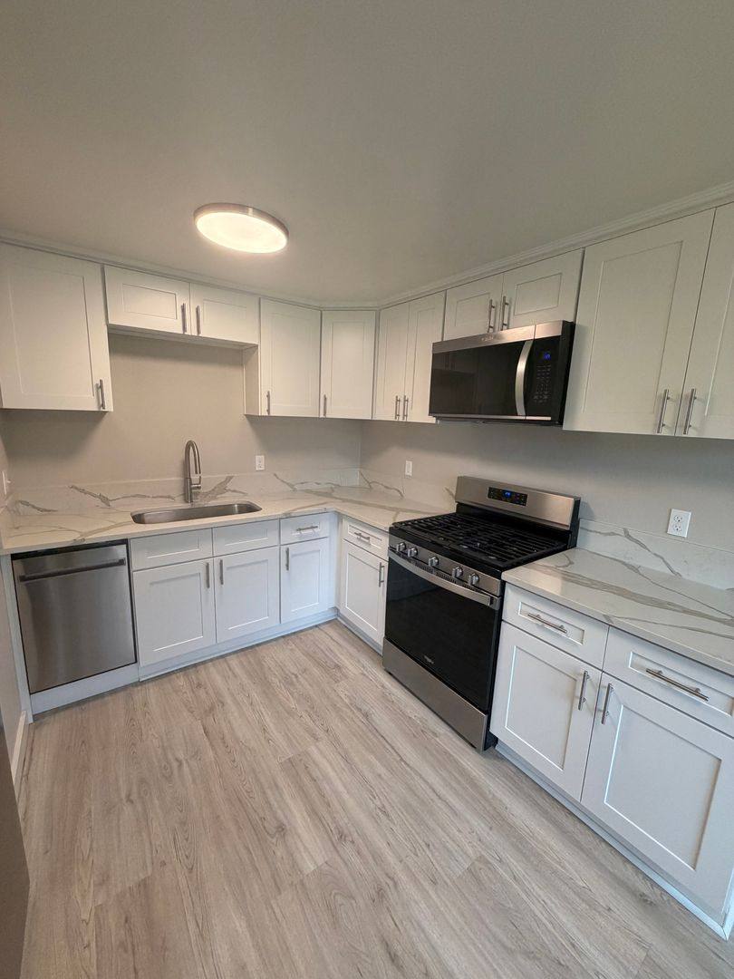 Townhouse for rent at 2840 Railroad St SE, Albany, OR 97322