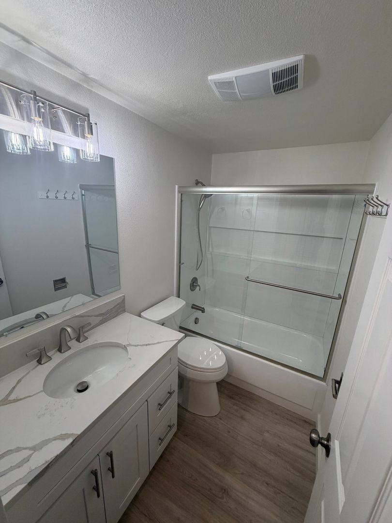 Townhouse for rent at 2910 Railroad St SE, Albany, OR 97322