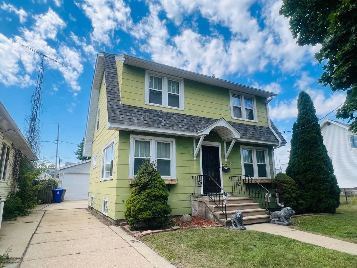 Apartment for rent at 2708 48th St, Kenosha, WI 53140