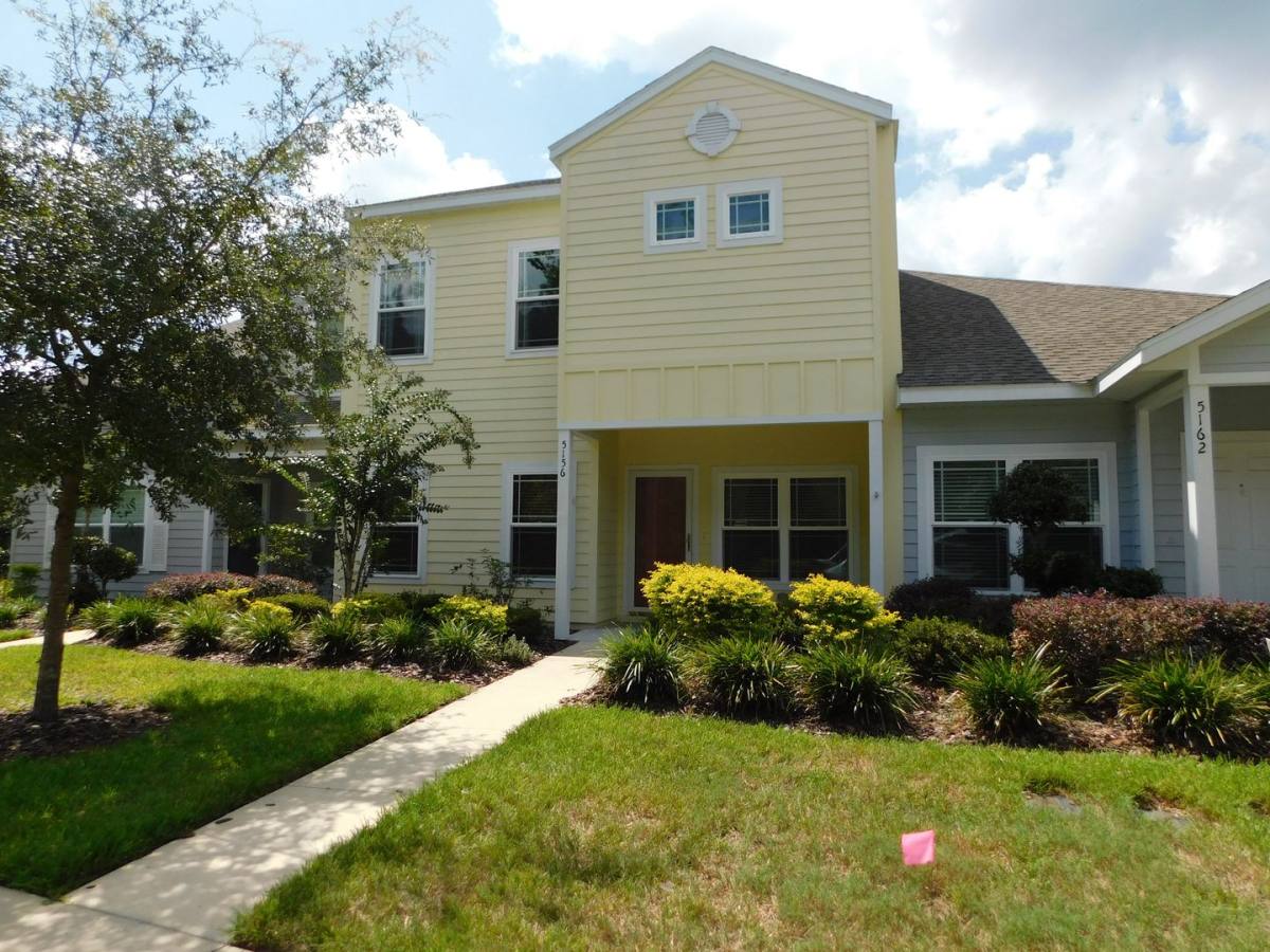 Townhouse for rent at 5156 NW 21st Dr, Gainesville, FL 32605