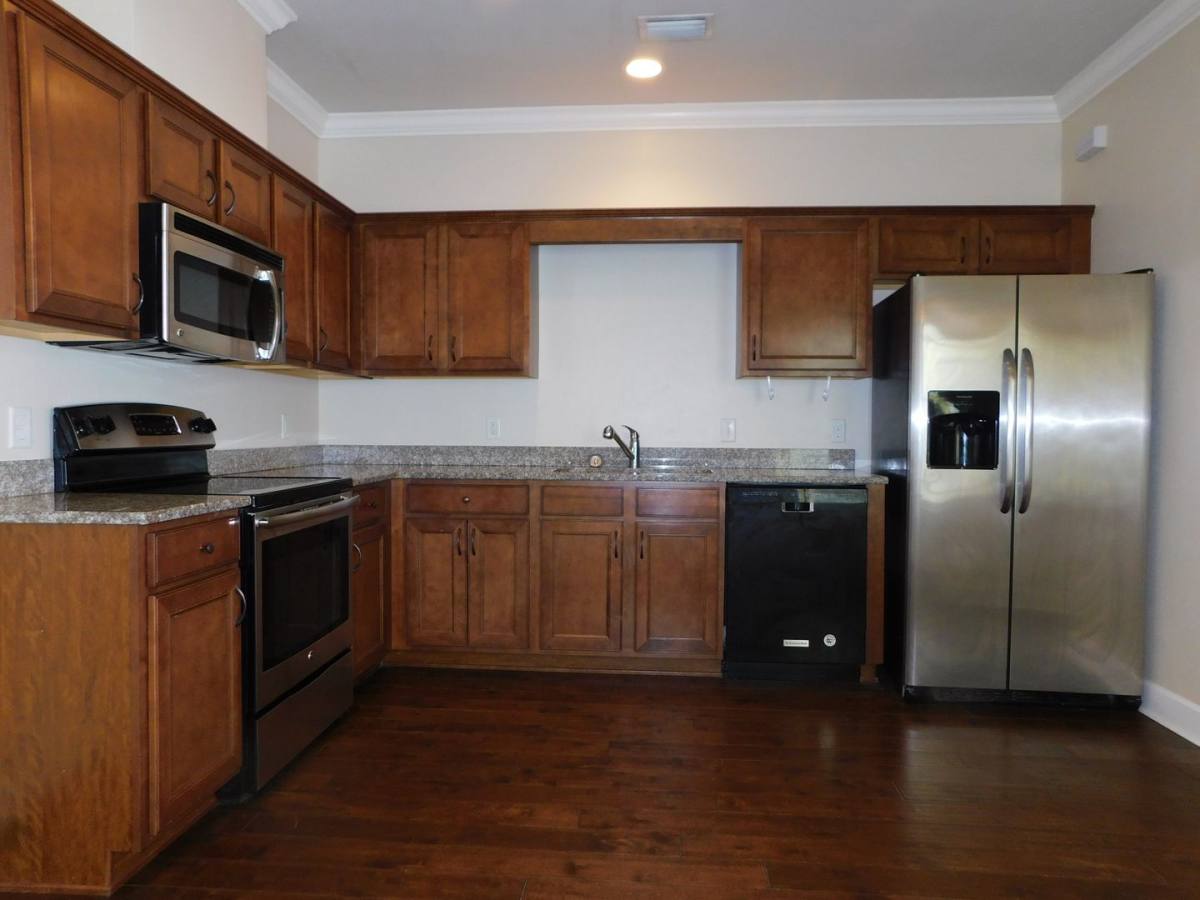 Townhouse for rent at 5156 NW 21st Dr, Gainesville, FL 32605