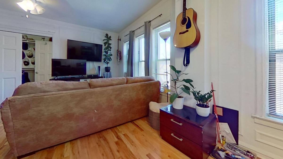 Apartment for rent at 601 W Deming Place, Chicago, IL 60614