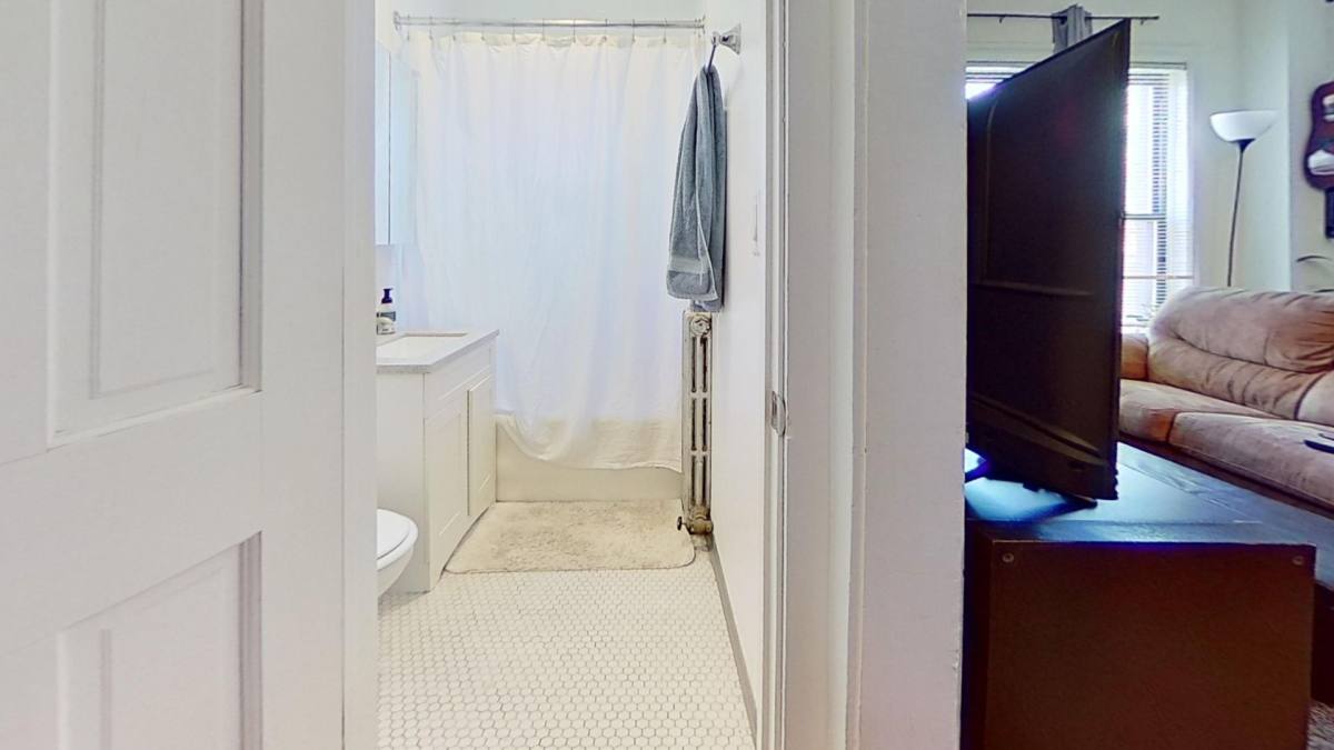 Apartment for rent at 601 W Deming Place, Chicago, IL 60614