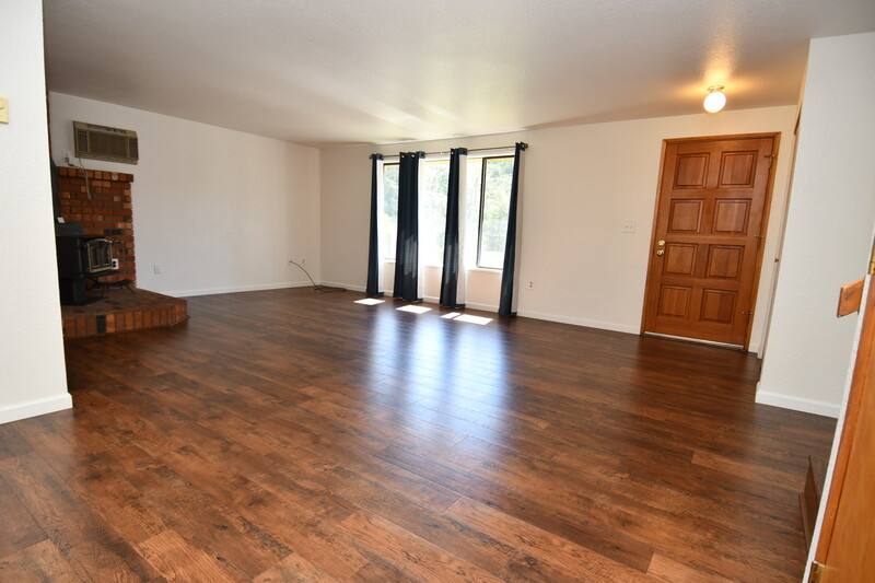 House for rent at 936 SE Sharon Ave, Roseburg, OR 97470