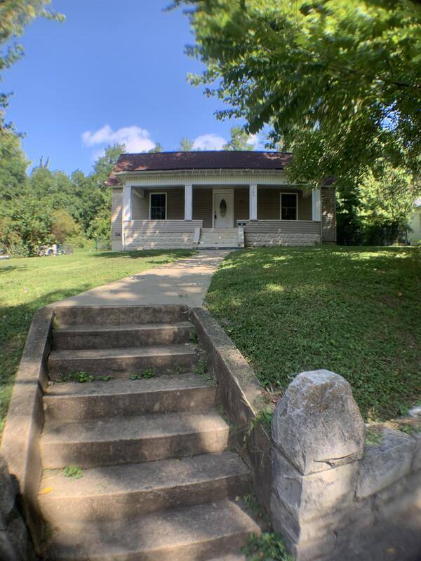 House for rent at 706 W Columbia St, Somerset, KY 42501