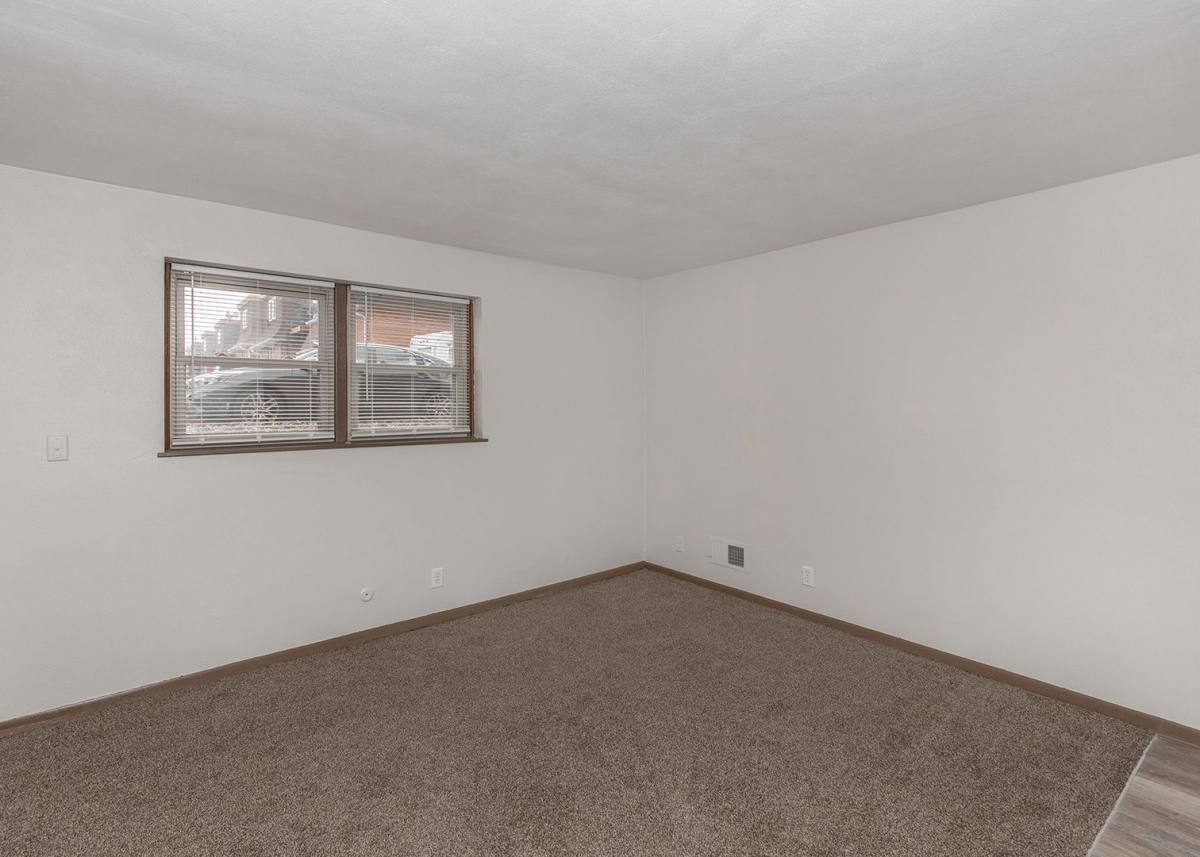 Apartment for rent at 2415 Jebens Ave, Davenport, IA 52804