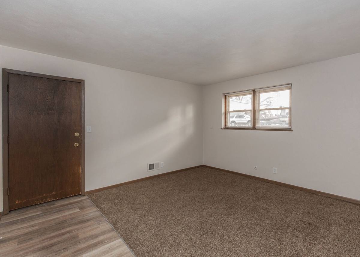 Apartment for rent at 2415 Jebens Ave, Davenport, IA 52804