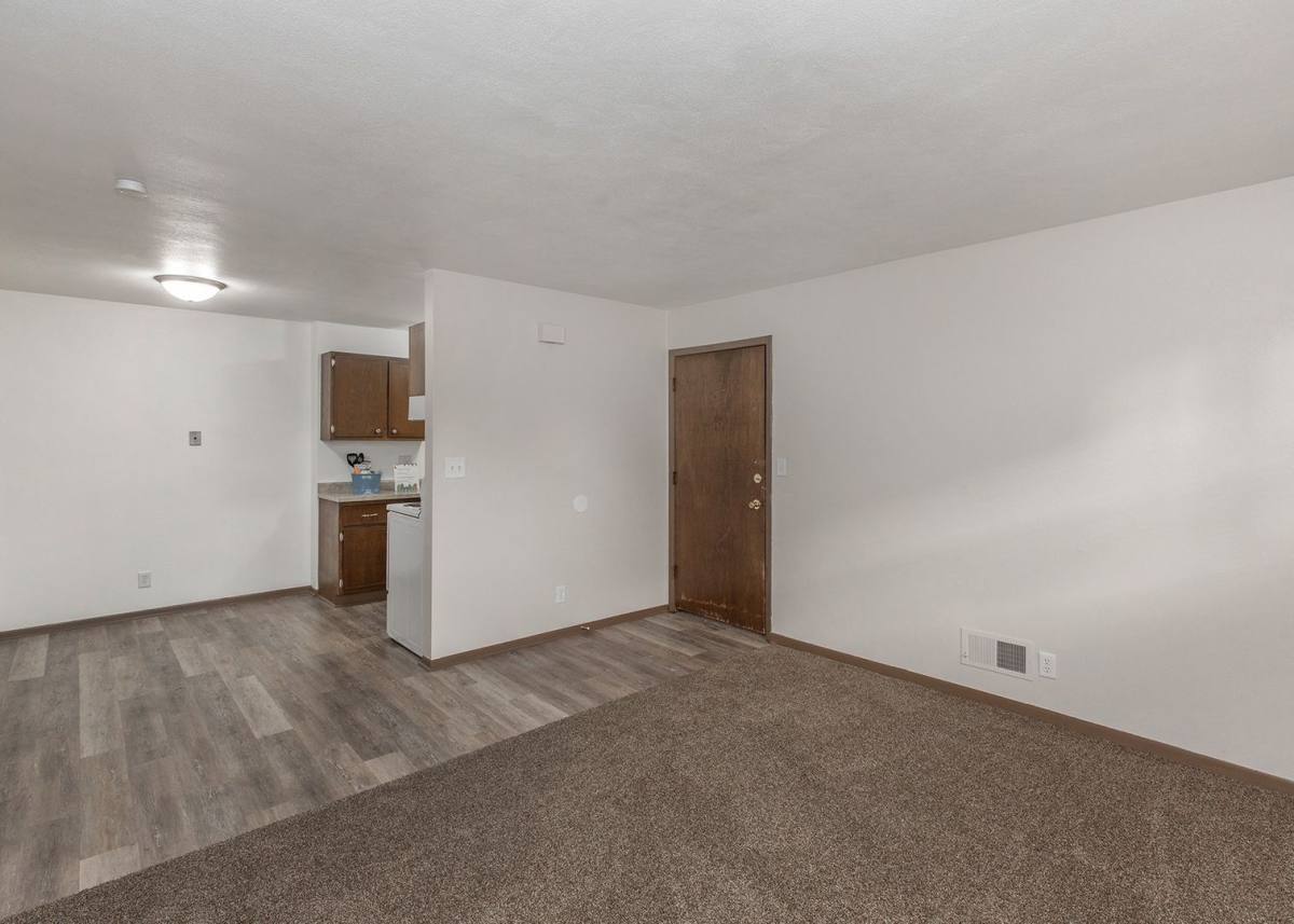Apartment for rent at 2415 Jebens Ave, Davenport, IA 52804
